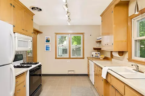8 Rustic Ldg E, Minneapolis, MN 55419 photo 17