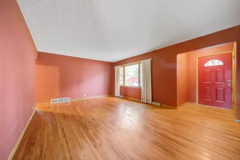 926 2nd St SW, Faribault, MN 55021 photo 3