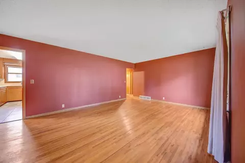 926 2nd St SW, Faribault, MN 55021 photo 2