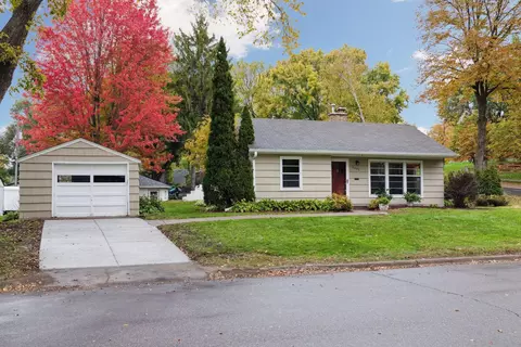 2601 Parkview Blvd, Robbinsdale, MN 55422