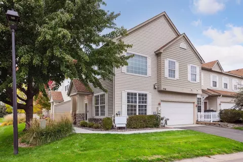 7758 Snap Dragon Dr, Chanhassen, MN 55317
