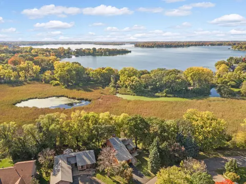 15 W Point Dr, Tonka Bay, MN 55331 photo 6
