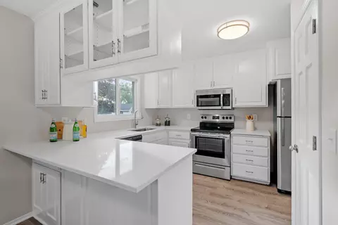 6766 Evergreen Ln N, Maple Grove, MN 55369