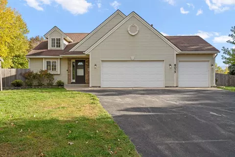 8075 Urbandale Ln N, Maple Grove, MN 55311