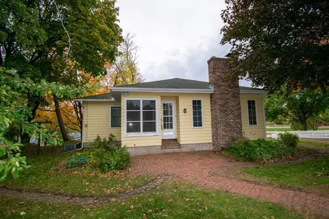 220 10th St W, Hastings, MN 55033