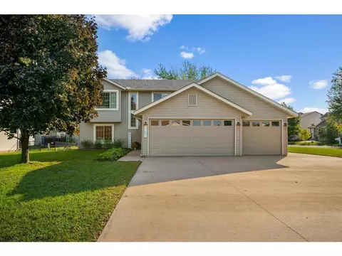 2157 Staghorn Dr, Shakopee, MN 55379