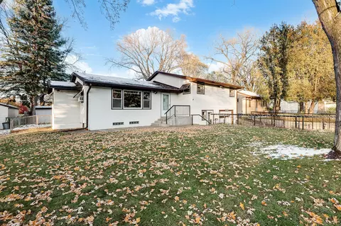 2407 19th Ave E, North Saint Paul, MN 55109