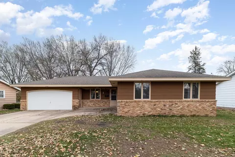 1177 Madison St S, Shakopee, MN 55379