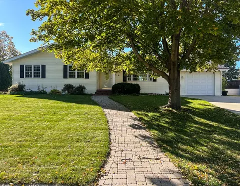 2713 12th Ave NW, Willmar, MN 56201