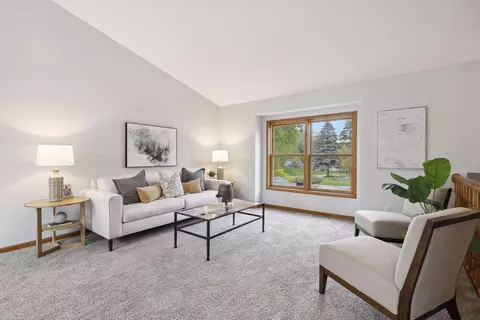 4031 Pennsylvania Ave, Eagan, MN 55123 photo 4