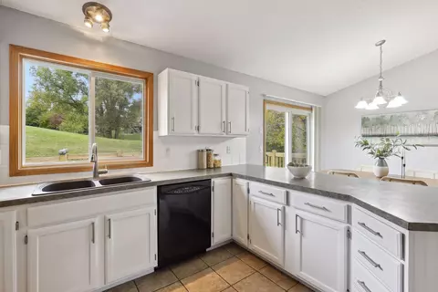 4031 Pennsylvania Ave, Eagan, MN 55123 photo 14