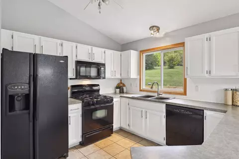 4031 Pennsylvania Ave, Eagan, MN 55123 photo 13