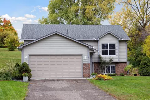 4031 Pennsylvania Ave, Eagan, MN 55123 photo 2