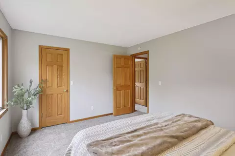 4031 Pennsylvania Ave, Eagan, MN 55123 photo 20