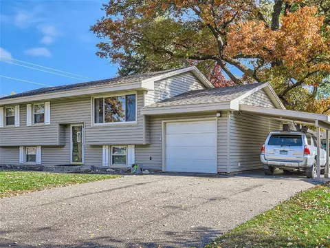 264 Galaxy Dr, Circle Pines, MN 55014