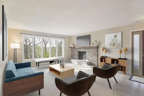 8970 Neill Lake Rd, Eden Prairie, MN 55347
