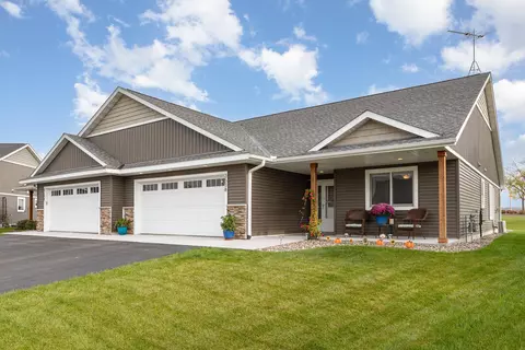 3538 Cambridge Pl, River Falls, WI 54022