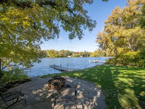 428 Glenbrook Ave N, Oakdale, MN 55128