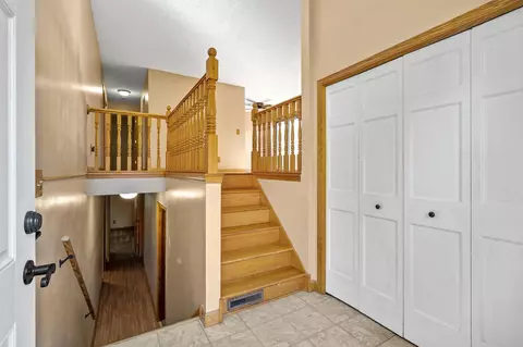 1626 Donald Ct, Eagan, MN 55121 photo 2