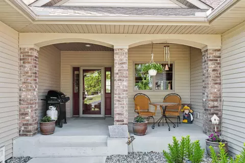 403 Prairie View Dr, Cologne, MN 55322