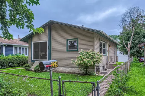 226 Winifred St E, Saint Paul, MN 55107