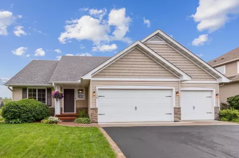 15759 Fairoaks Ave N, Hugo, MN 55038