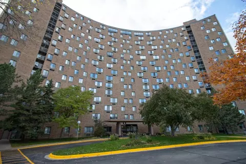 1181 Edgcumbe Rd #801, Saint Paul, MN 55105