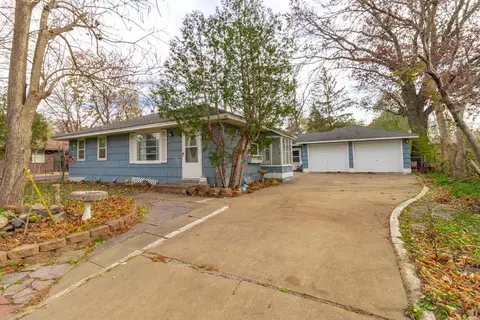 256 105th Ave NE, Blaine, MN 55434