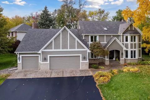 3900 Stratford Rdg, Excelsior, MN 55331