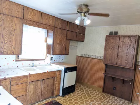 705 Saint Thomas Ave, Albert Lea, MN 56007 photo 5
