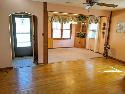 705 Saint Thomas Ave, Albert Lea, MN 56007 photo 2