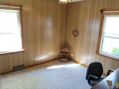 705 Saint Thomas Ave, Albert Lea, MN 56007 photo 9