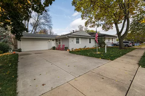 1109 21st St NE, Rochester, MN 55906