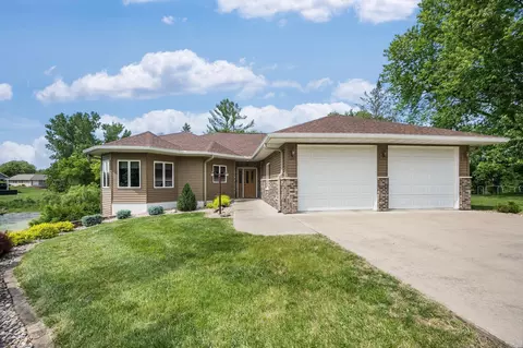 1020 Highland Dr, Blue Earth, MN 56013