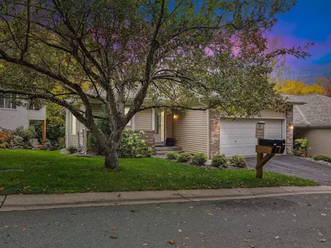 5141 Stoney Bridge Ct, Minnetonka, MN 55345