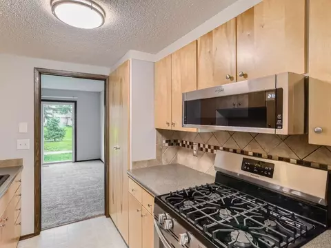 7634 Hampshire Ave N, Brooklyn Park, MN 55428