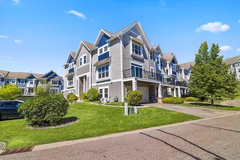 15594 Eagles Nest Way #305, Apple Valley, MN 55124