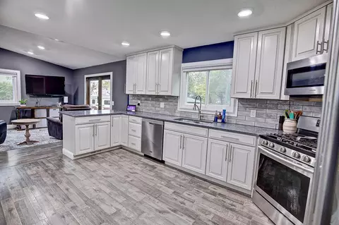 8800 N Highway Dr, Lexington, MN 55014