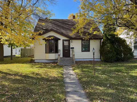 117 Kneale Ave N, Thief River Falls, MN 56701