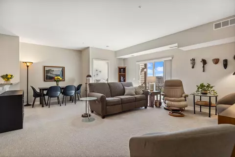 7070 153rd St W #304, Apple Valley, MN 55124
