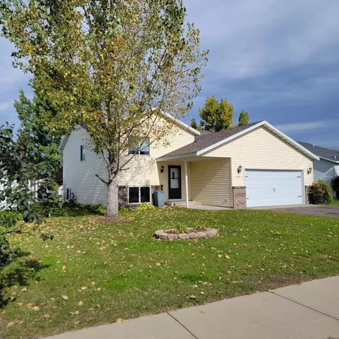 849 Savanna Ave, Saint Cloud, MN 56303