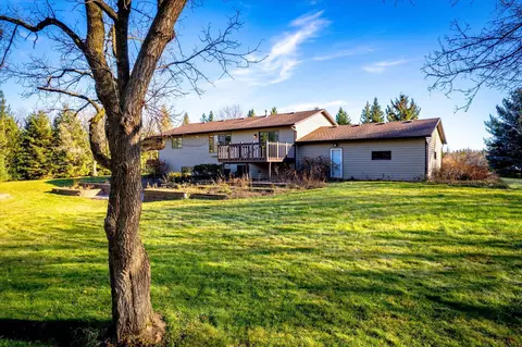 1062 Tanney Ln, Hudson, WI 54016