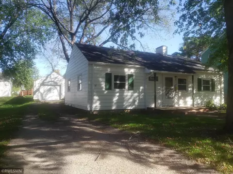 817 Carlton Ave, Faribault, MN 55021 photo 2