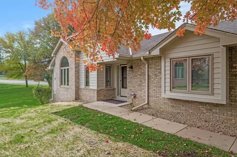 4186 Starbridge Ct, Eagan, MN 55122