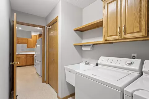 4186 Starbridge Ct, Eagan, MN 55122 photo 18