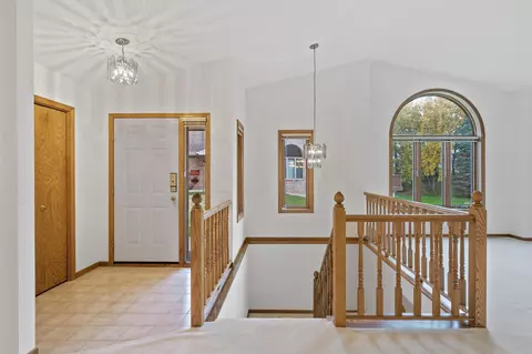 4186 Starbridge Ct, Eagan, MN 55122 photo 5