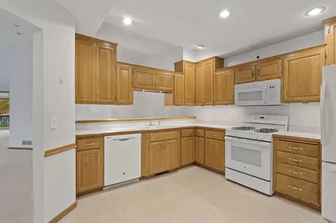 4186 Starbridge Ct, Eagan, MN 55122 photo 13
