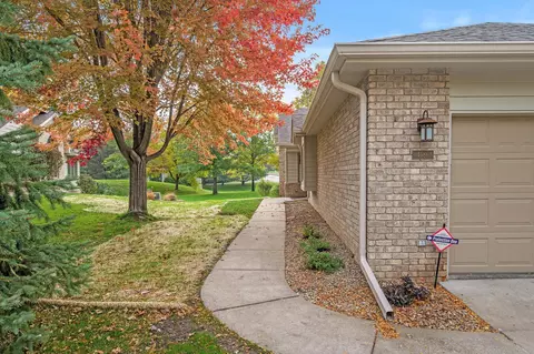 4186 Starbridge Ct, Eagan, MN 55122 photo 3