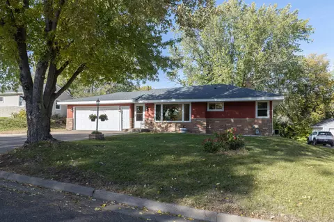 1469 Grandview Ave E, Maplewood, MN 55109