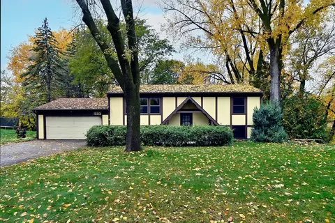 1605 Merrimac Ln N, Plymouth, MN 55447